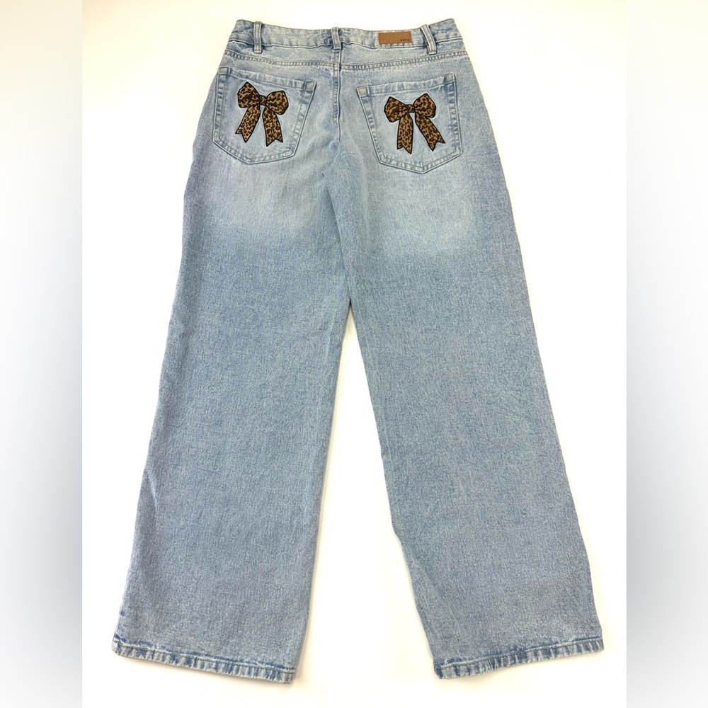 Aeropostale low rise baggy jeans Size 2 26in light wash leopard bow back pockets - Picture 4 of 15
